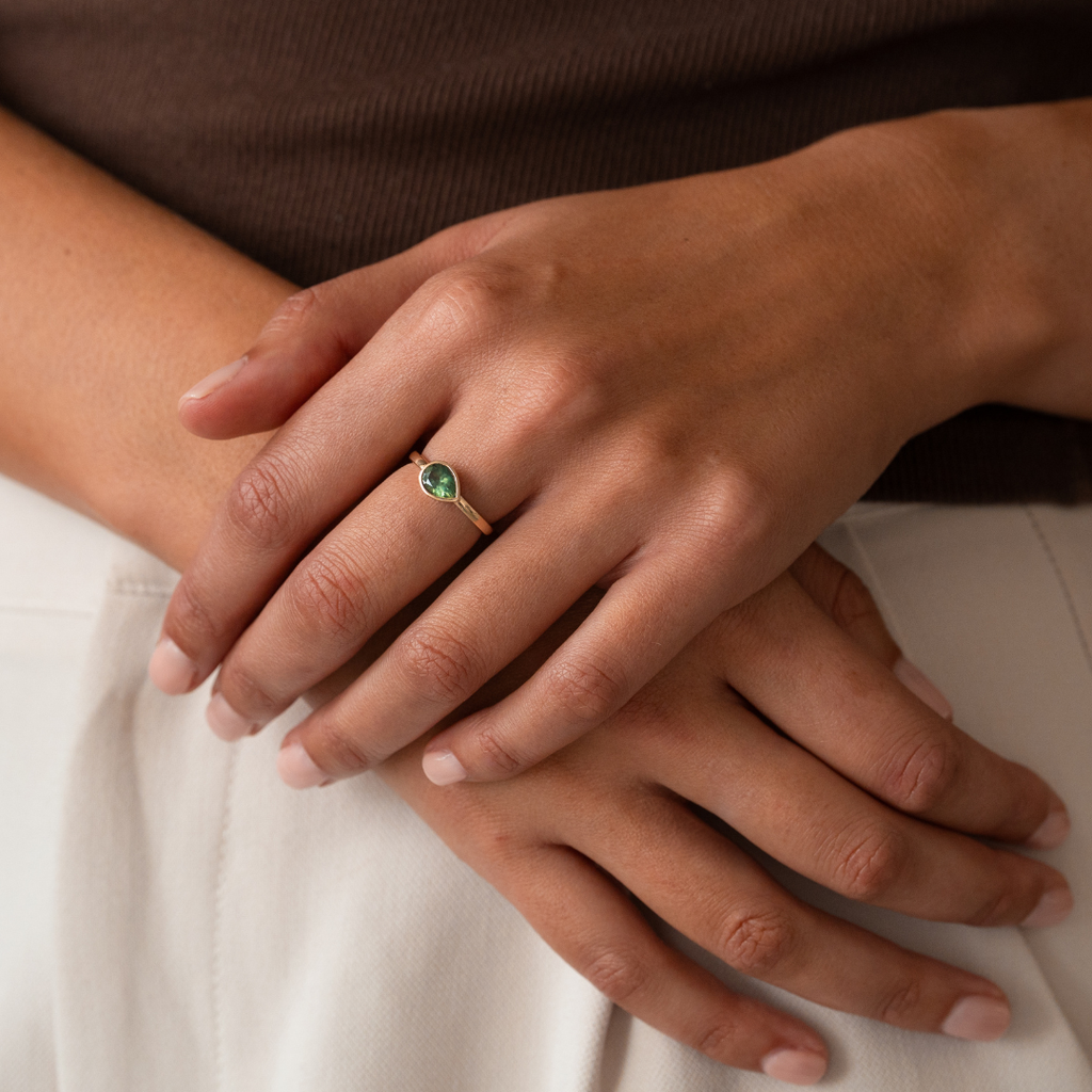 East-West 1.21ct Pear-cut Green Sapphire – Zoë Porter Jewellery