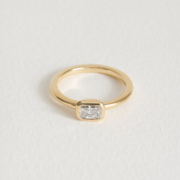 East-West Diamond Solitaire Ring in 18ct Yellow Gold