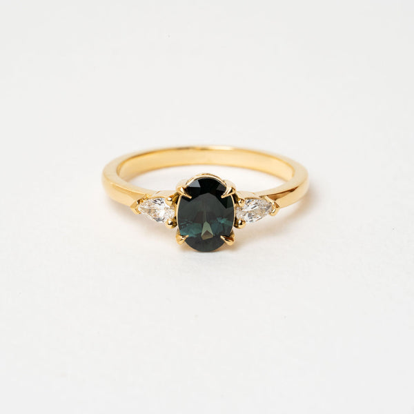 Dahlia 1.05ct Oval Green Sapphire