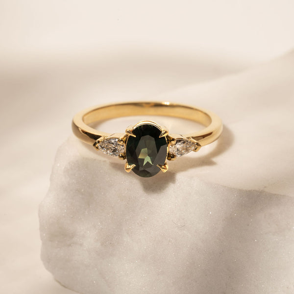 Dahlia 1.05ct Oval Green Sapphire